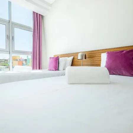 Adaro - Large Luxury Close To Marina Semesterbostad