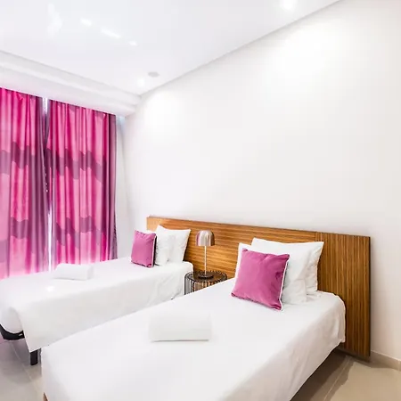 Adaro - Large Luxury Close To Marina