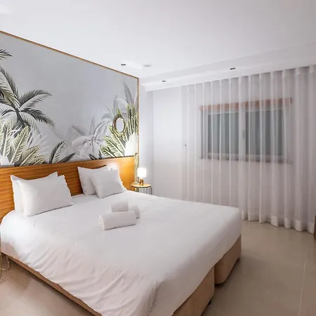 Adaro - Large Luxury Close To Marina