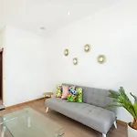 Adaro - Large Luxury Close To Marina