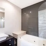 Adaro - Large Luxury Close To Marina Villa *