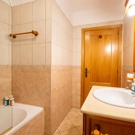 Adaro - Large Luxury Close To Marina