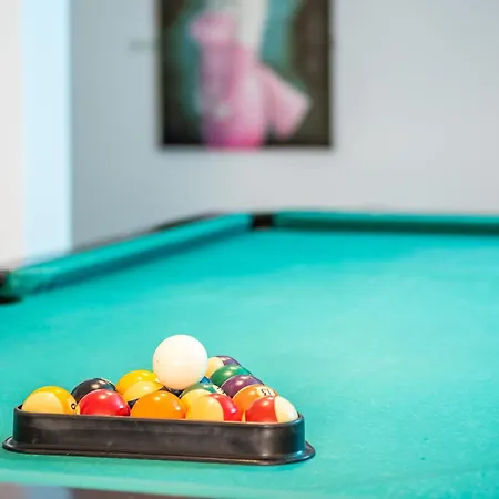 Adaro - Large Luxury Close To Marina Σπίτι διακοπών