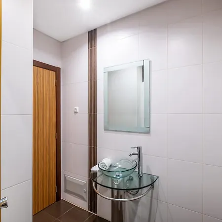 Adaro - Large Luxury Close To Marina *