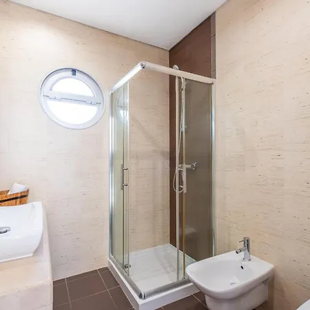 Adaro - Large Luxury Close To Marina Dom wakacyjny