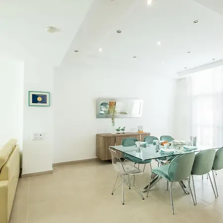 Dom wakacyjny Adaro - Large Luxury Close To Marina *